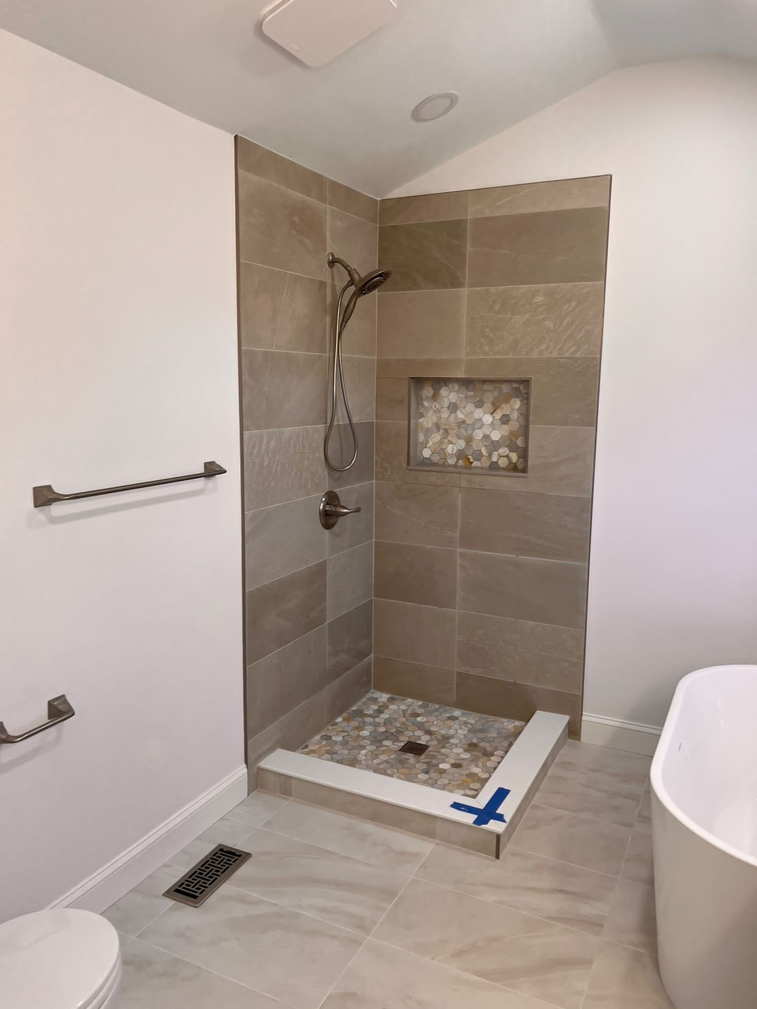 1b6f26a6-62c5-4582-89af-d3a40a091f13