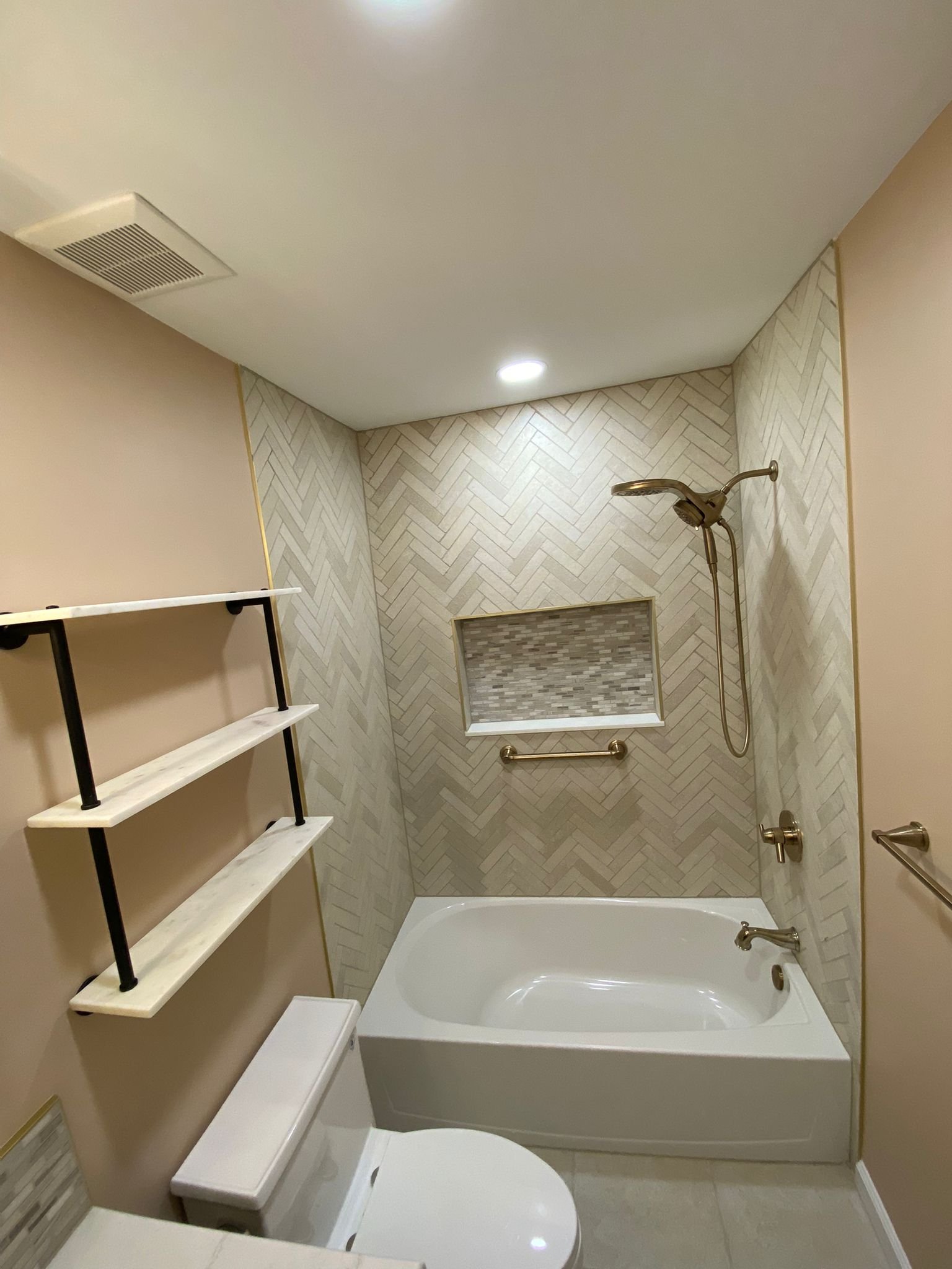 e3a332b7-2f81-45c6-9a44-f926d86024fa